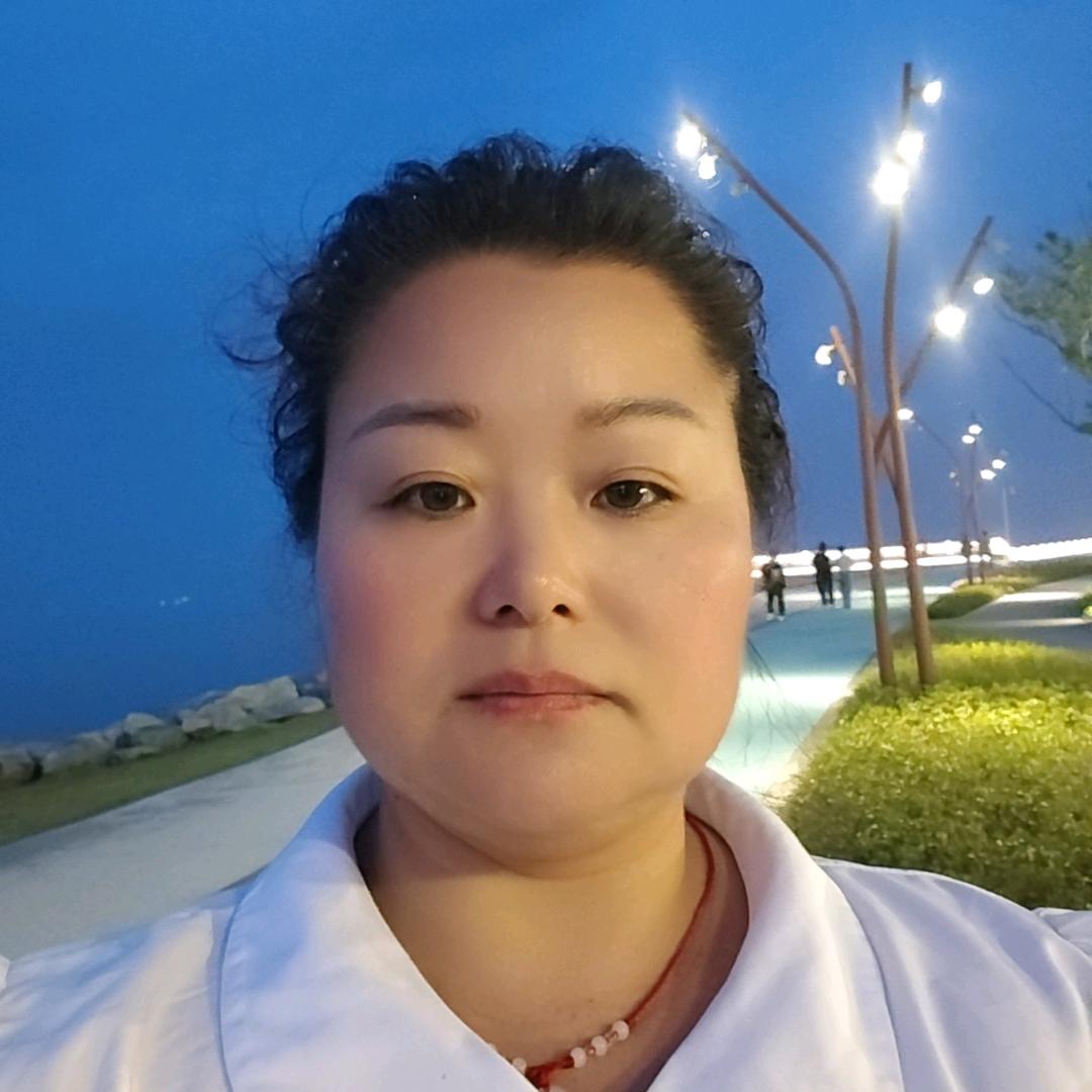 杨小影