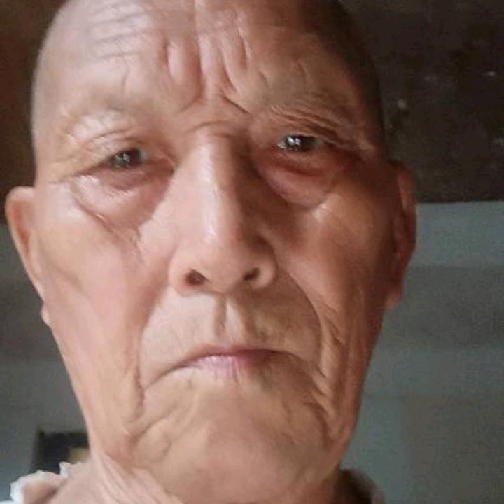 龍氏長老