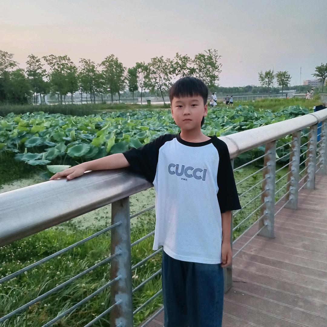 社会复杂，小心路滑。