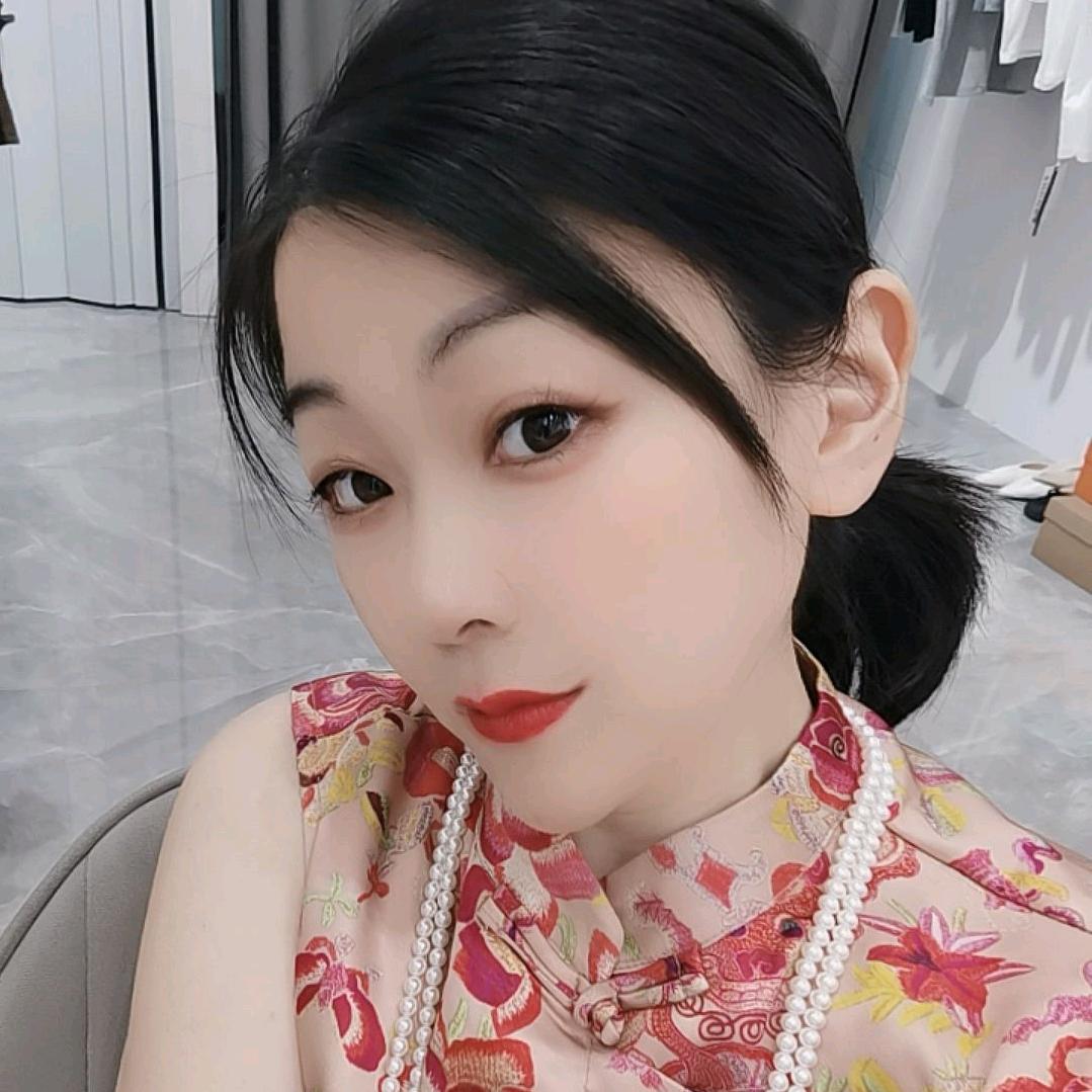 衣之恋女装馆，杭府南侧广场东路248