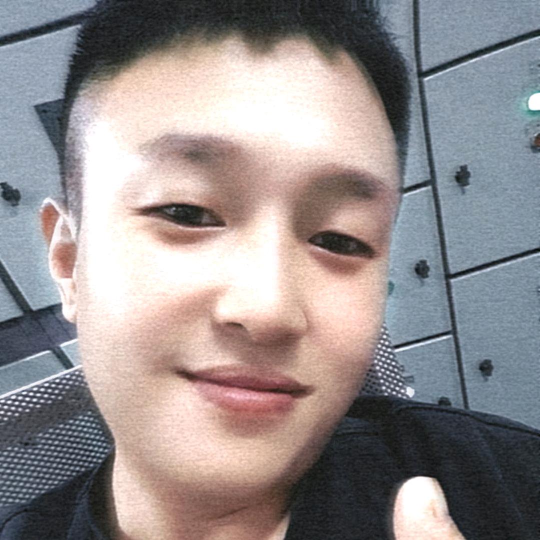 小男孩🍀