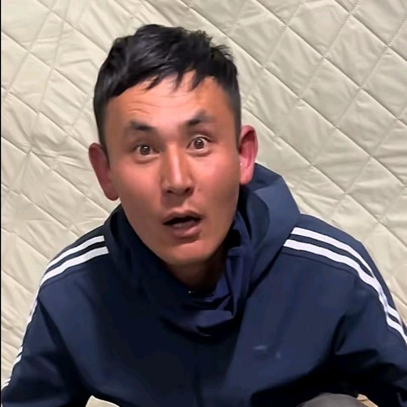 喀拉峻景区别克波森山庄老板