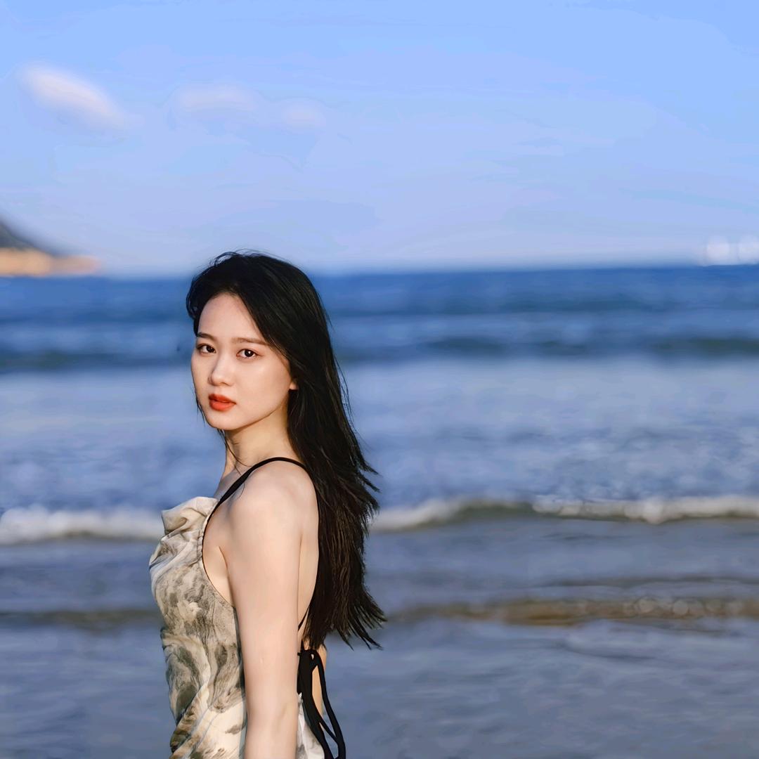 钟以黎Lareina