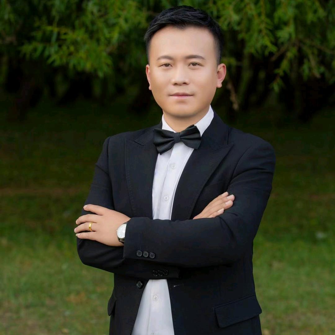 范二青年（食堂厨师）