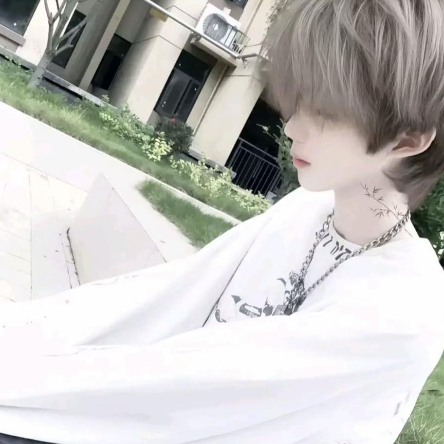 大家好我叫林期雨