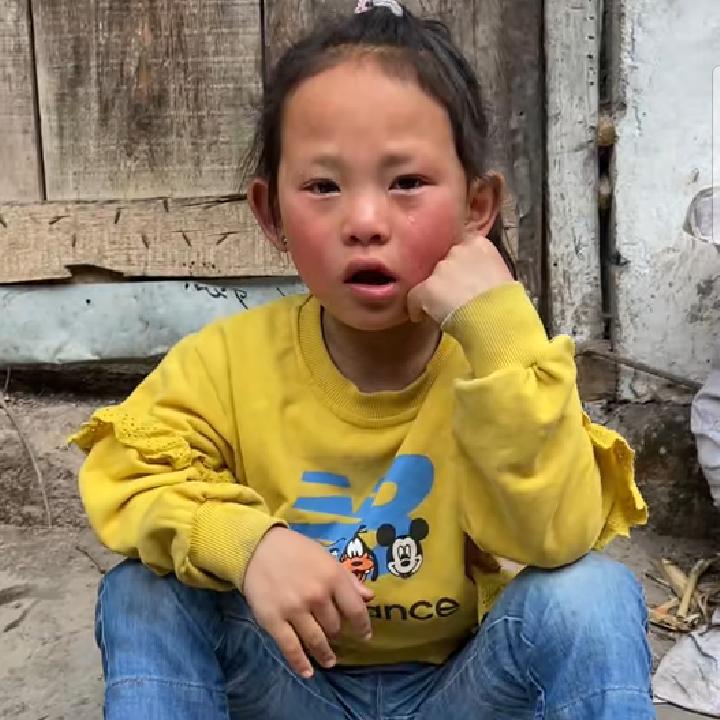 我是凉山单亲妈妈三个小孩