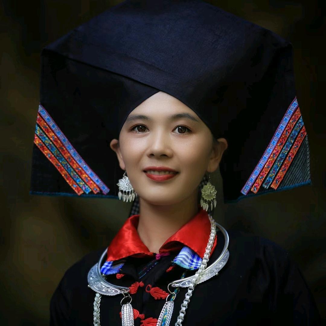 黑衣壮民族服装