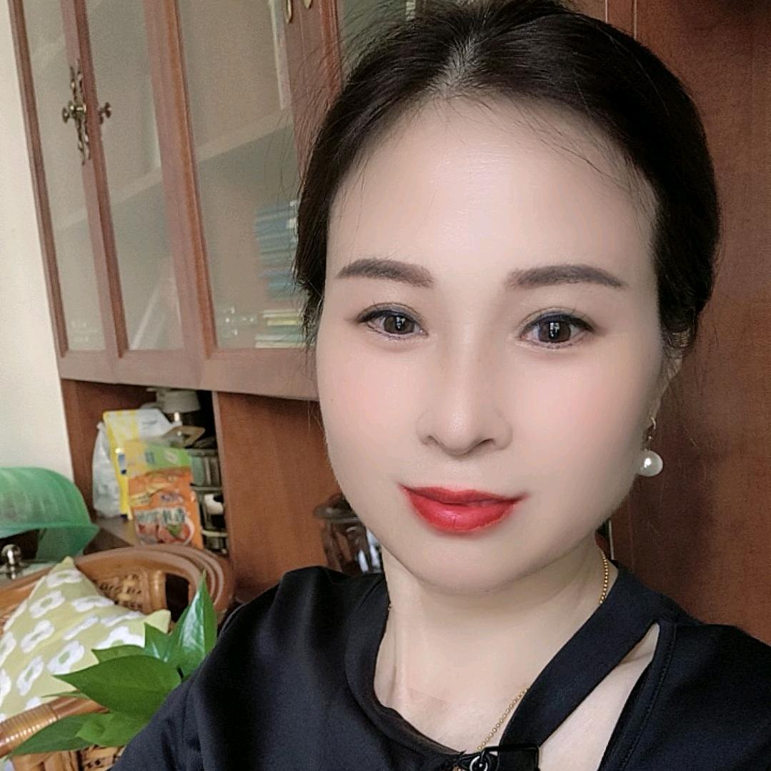 阳光下的女人🌹