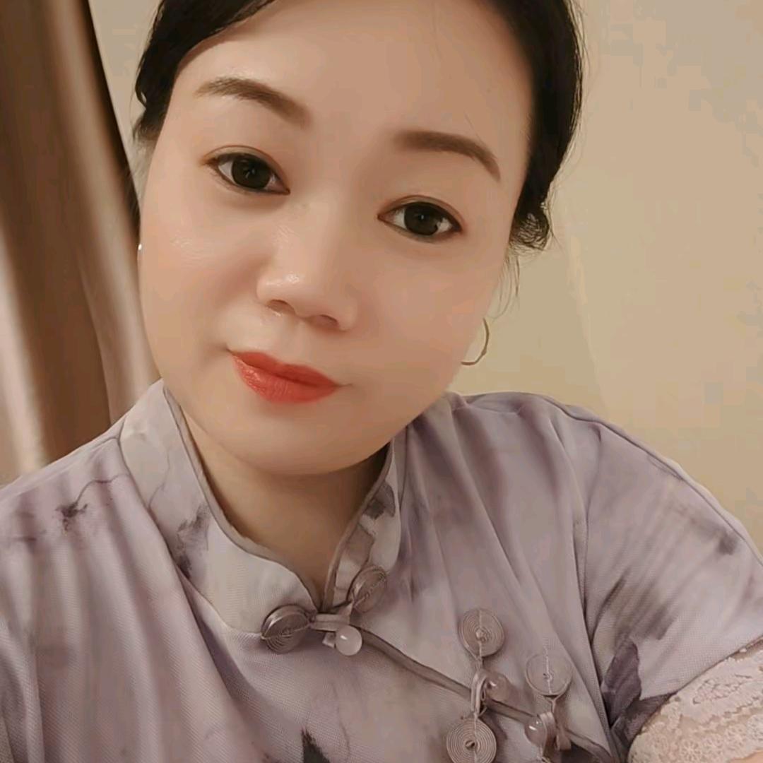 伊佳古着真丝店
