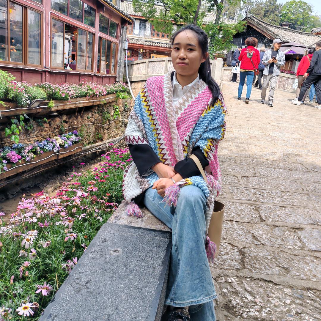 卖冒菜的虎牙妹