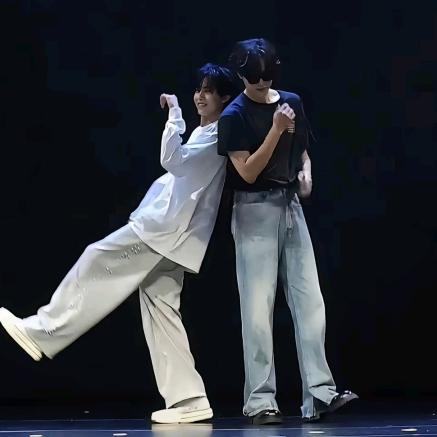 轩里有轩🦊🐰__0113/0905