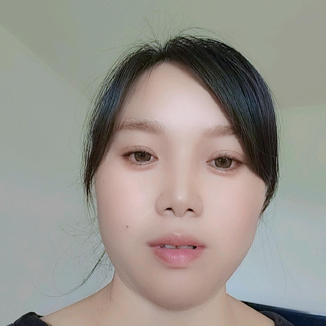 农村幺妹，爱唱歌。
