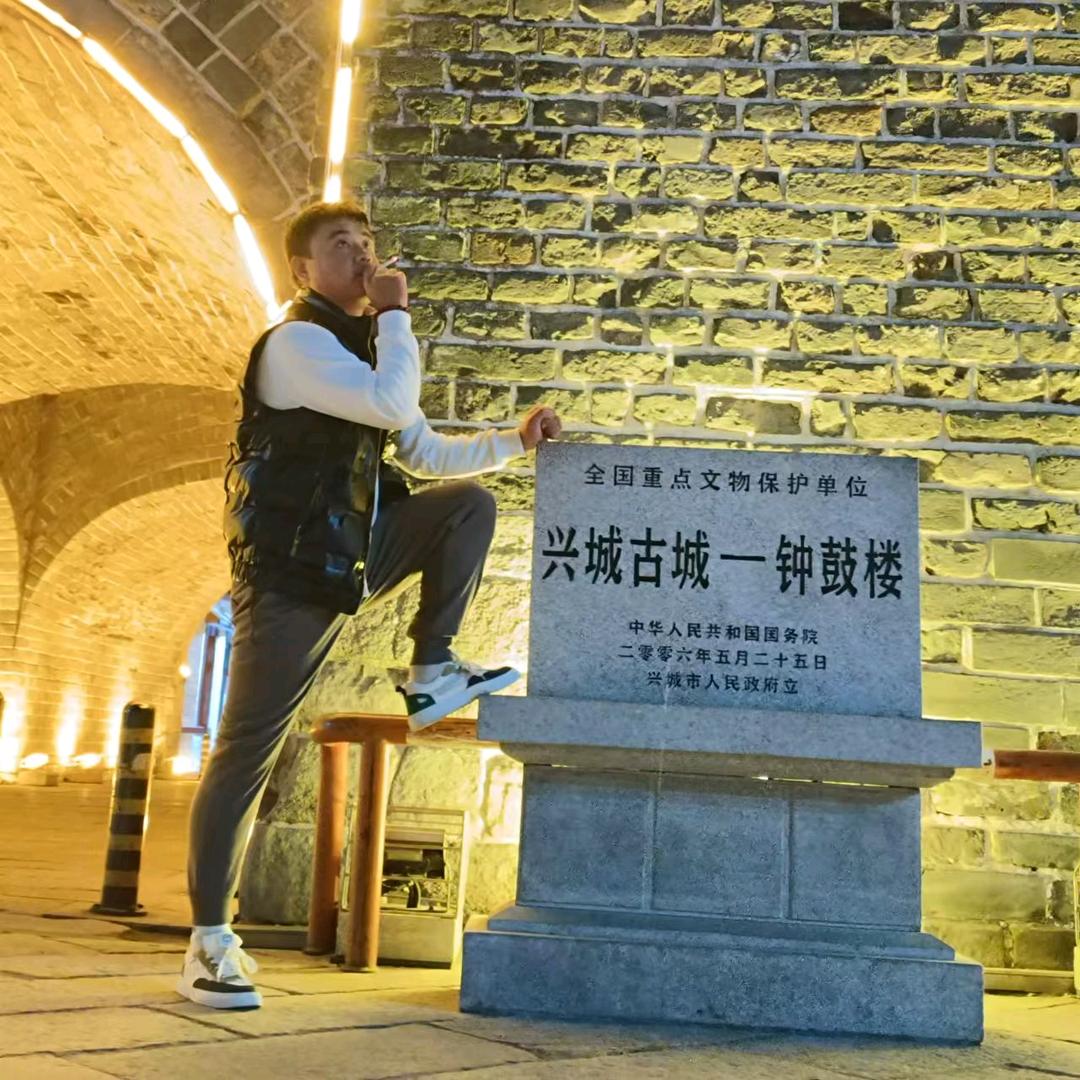 绥中小伙我姓董