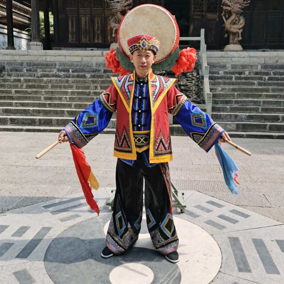 土家汉子谭学聪