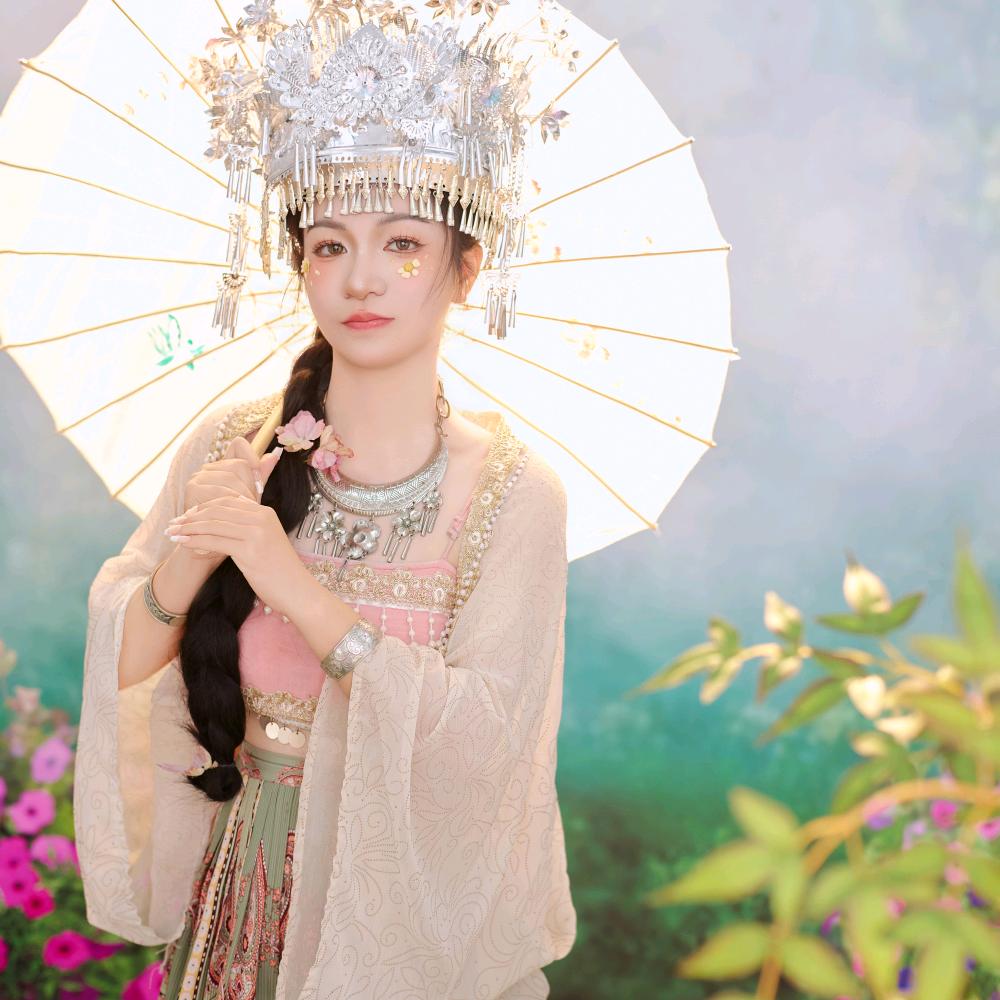 静看乀彼岸花开🌸