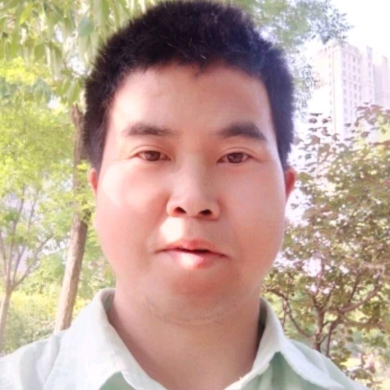 蓝天白云。