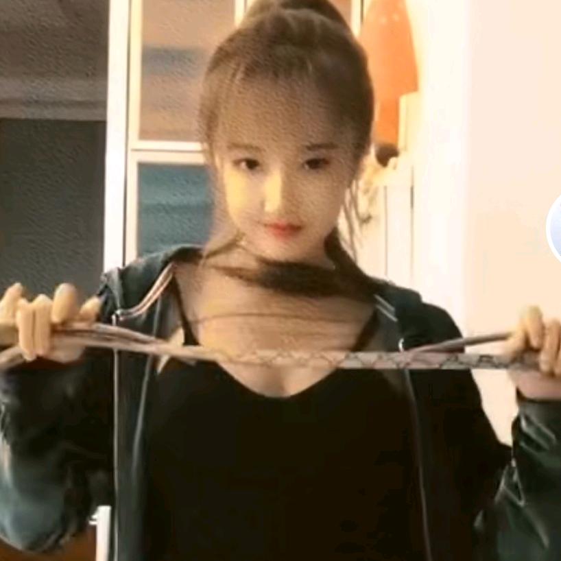 小手插兜