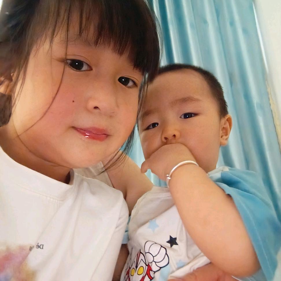 小星宇小佩琪