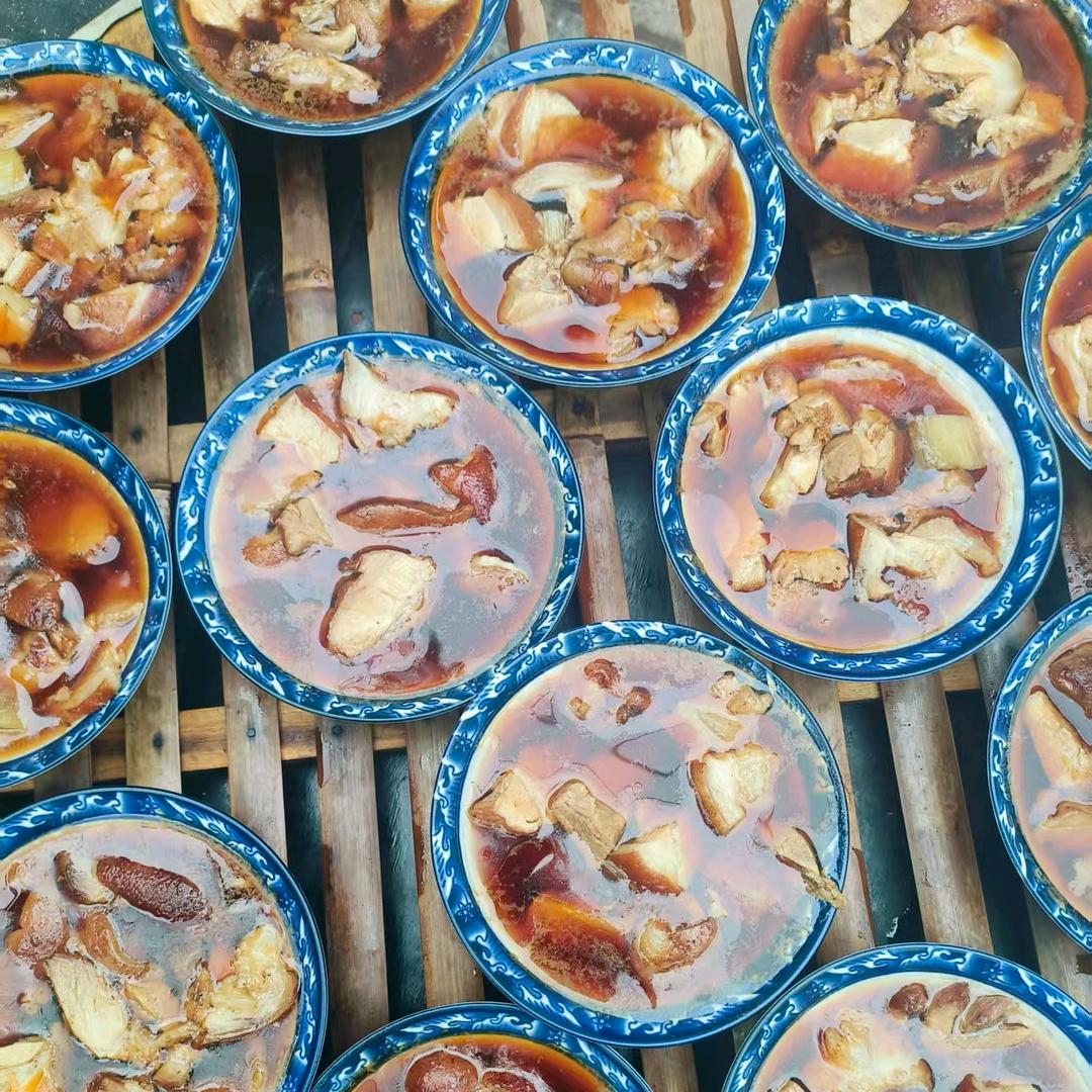 大锅菜，小蒸碗