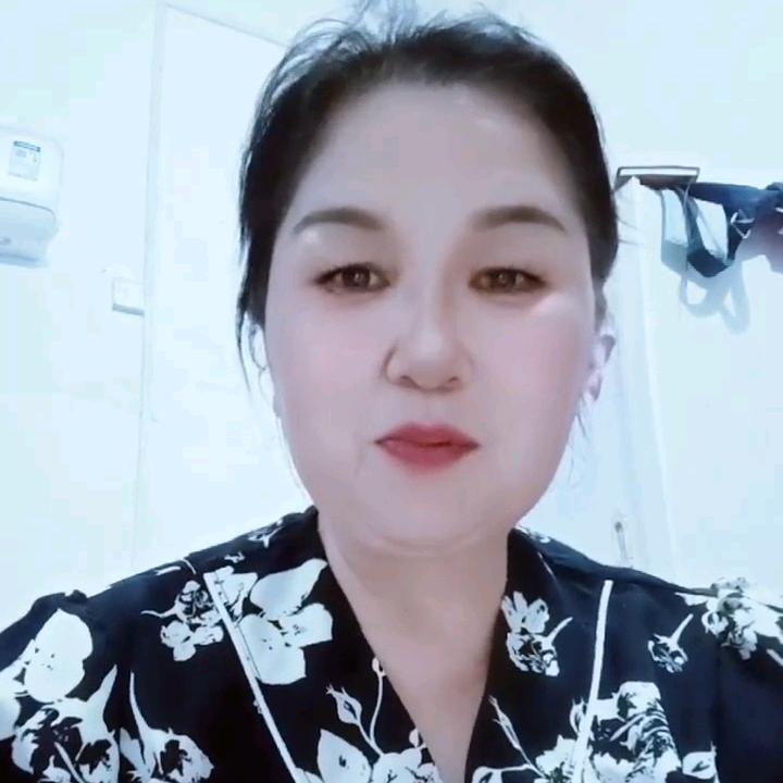 秀姐（每晚八点十分直播）