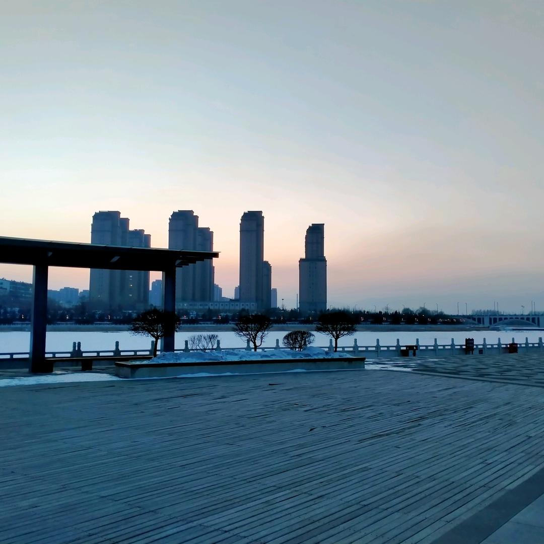 秦皇岛外打渔船