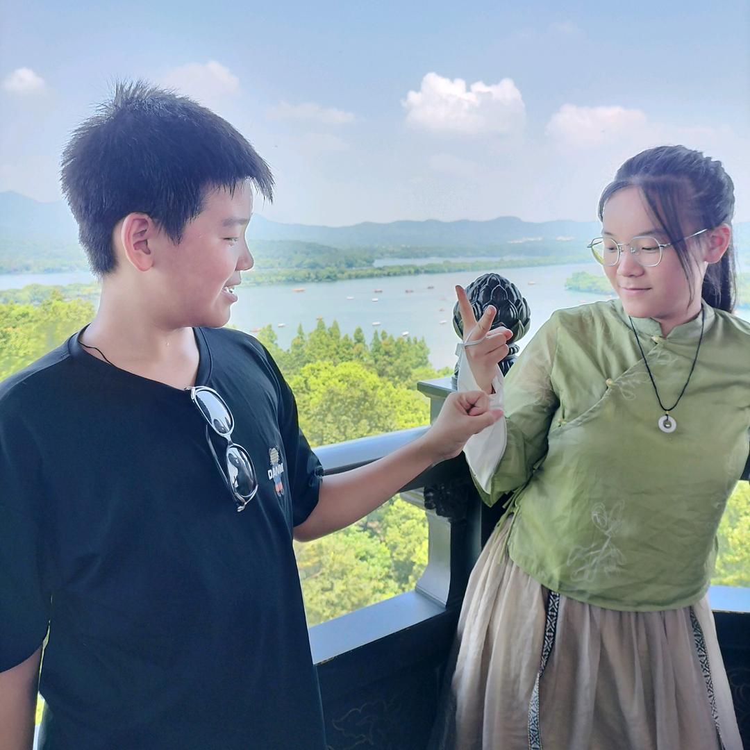 李锋   家具美容保养，瓷砖石材美容