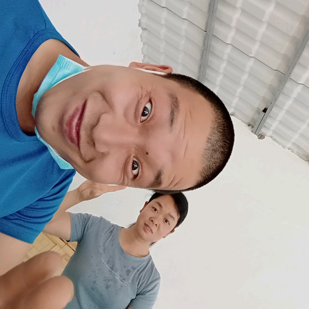 狼🐺行千里吃肉