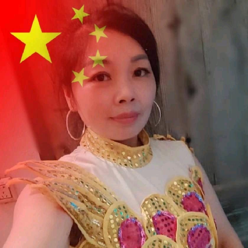 梁平先锋艺术团燕姐