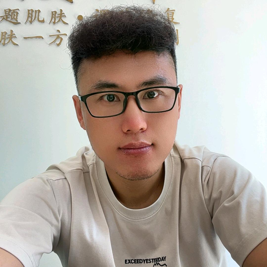 大嘴巴四哥
