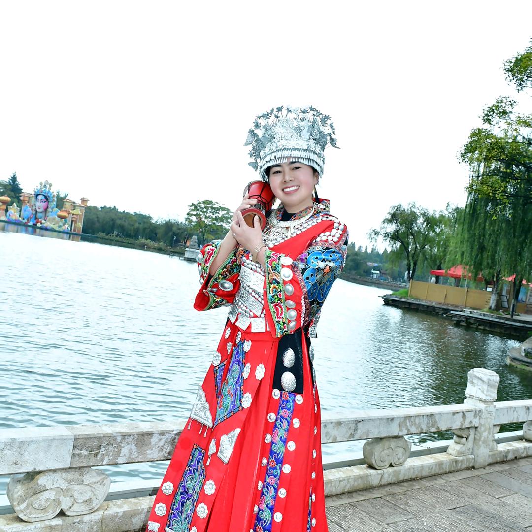 曲石表院纸扎 杨姐