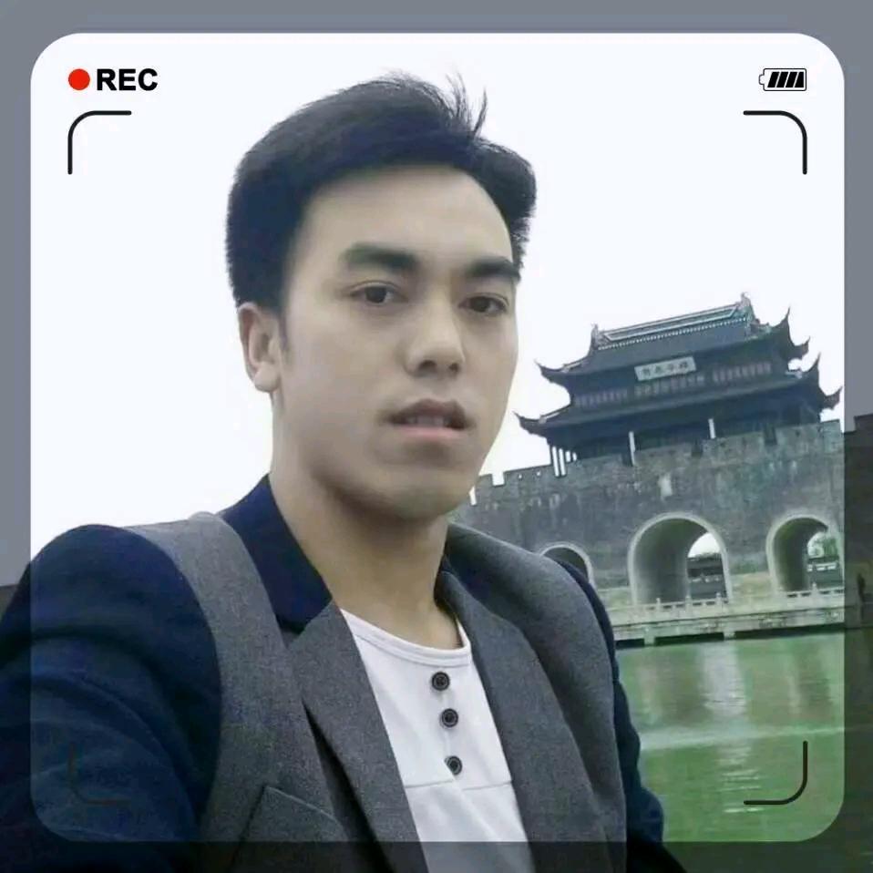 展翅翱翔