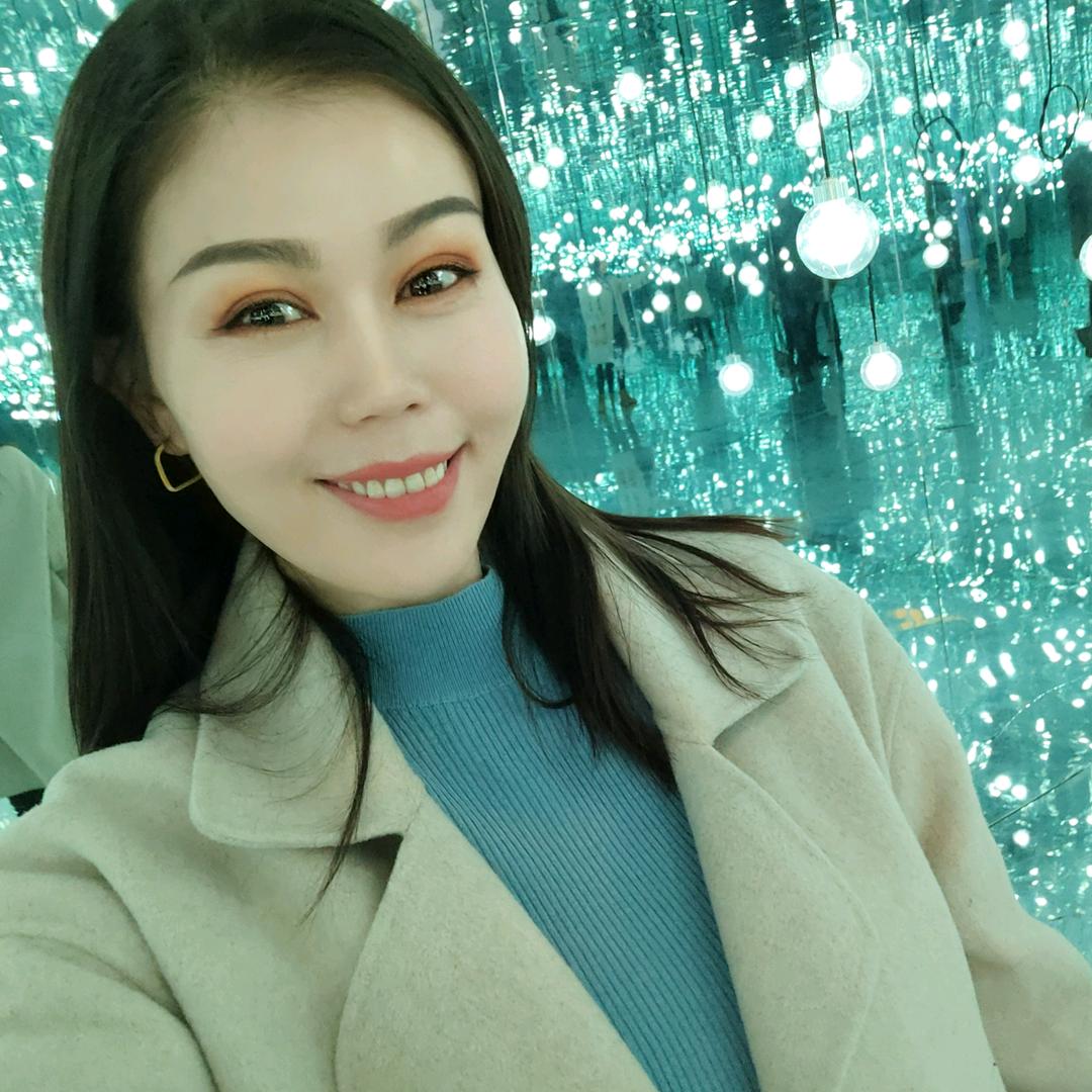 热黑玛橱窗