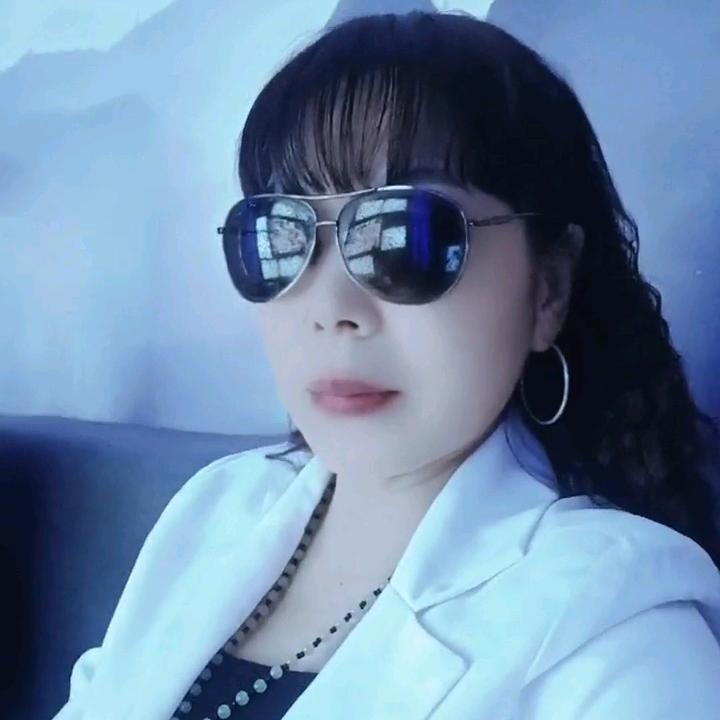 靓丽帝王小女神