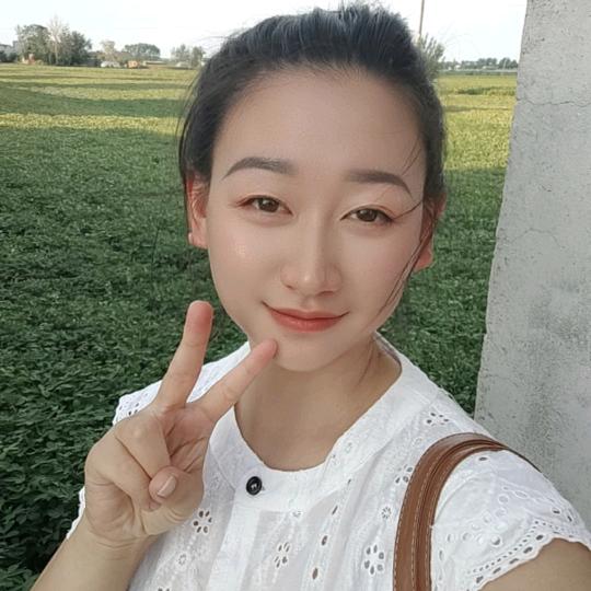 丽娜 💗记录真实生活