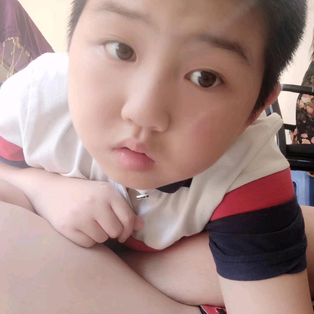 蛋黄南瓜麻花小吃店官方号