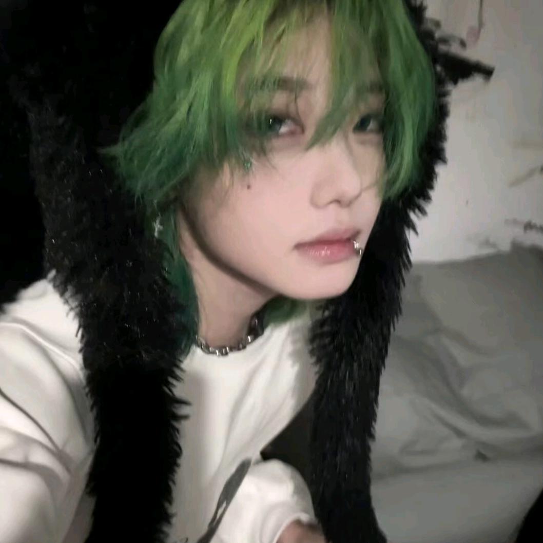 汐汐不嘻嘻亚🌱