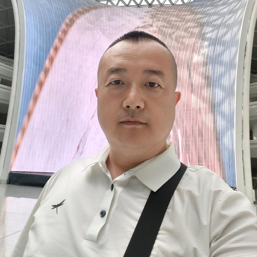 在武威卖鸡肉发菜卷的严先生