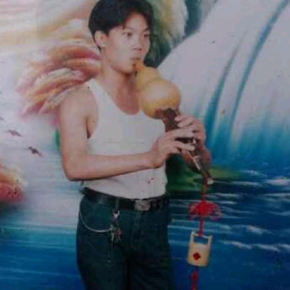 壶等有缘人，左紫砂