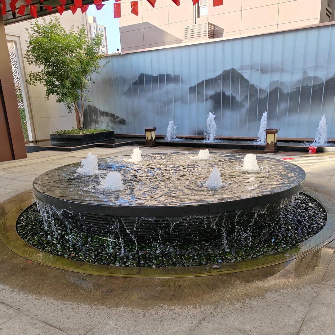 台球器材安维团队   崔震