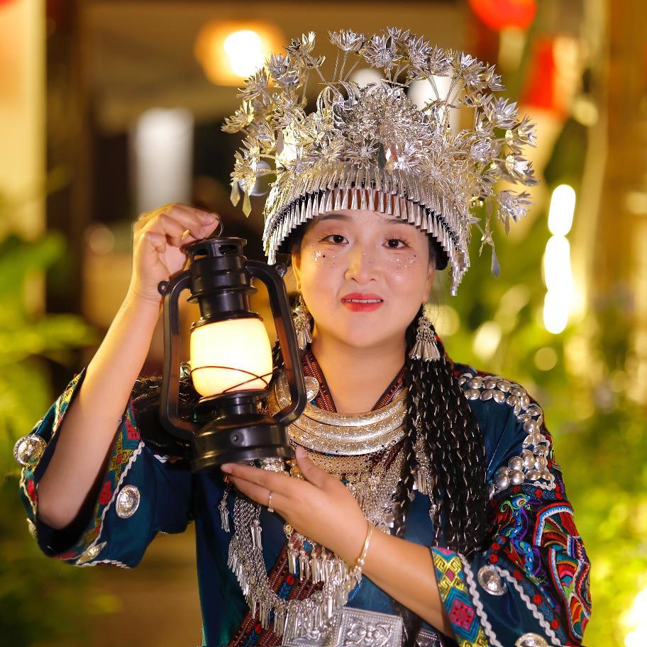努力的颜小姐