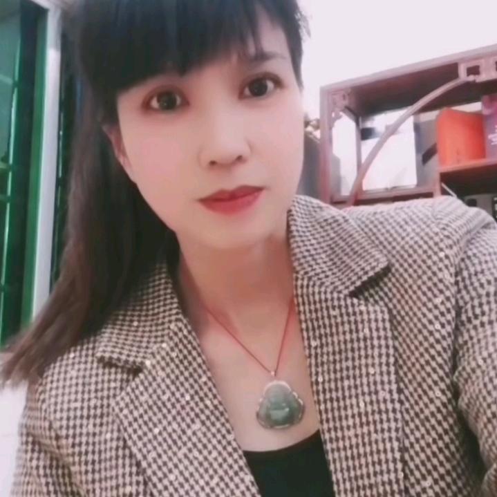 大眼妹