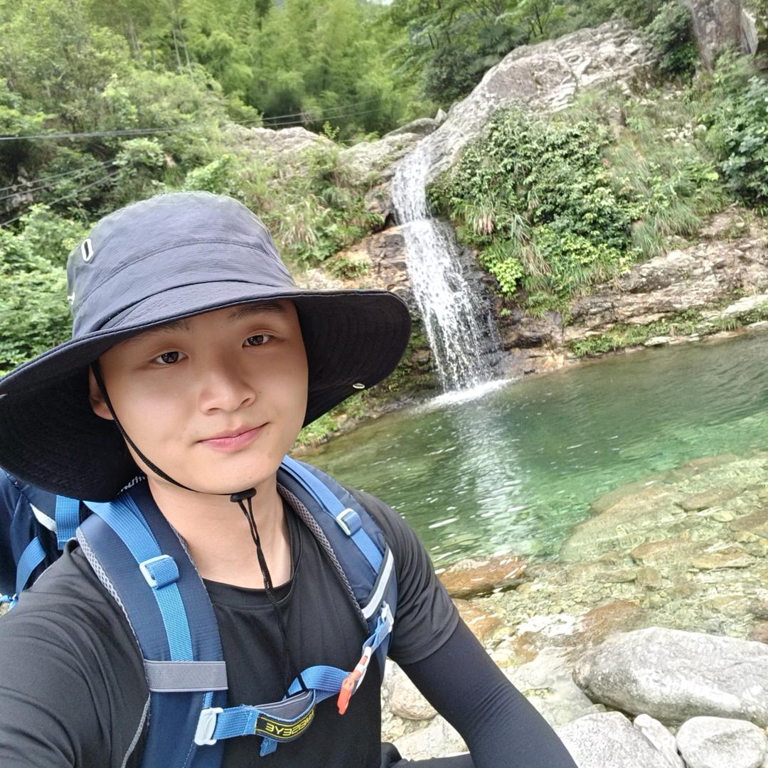阿汤（武功山伴山陪爬反穿领队）