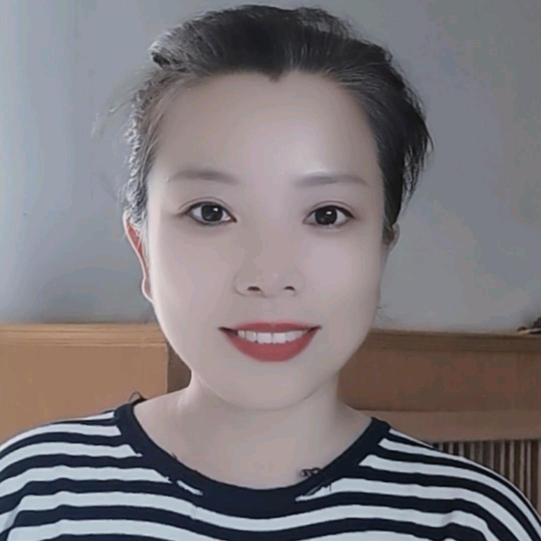 八月