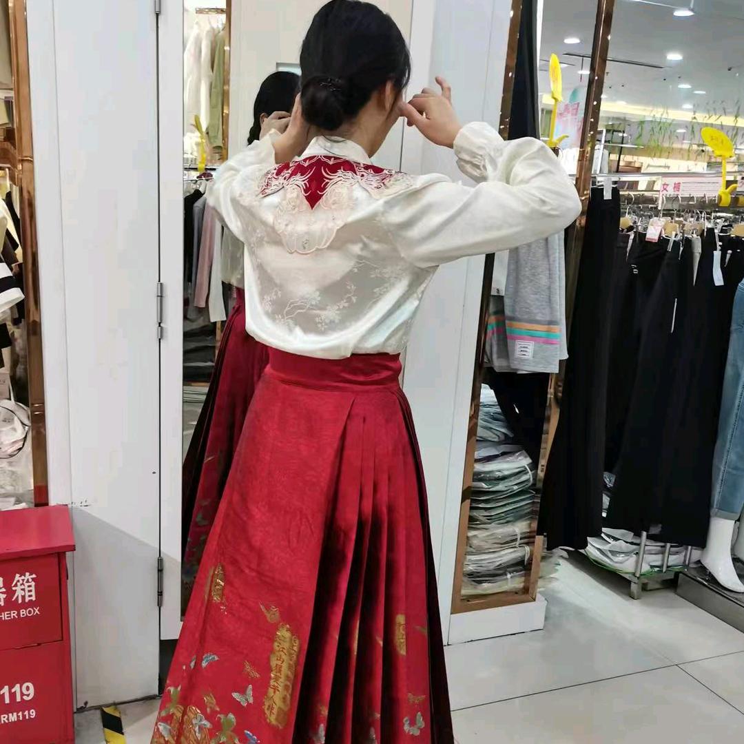 娜年娜月