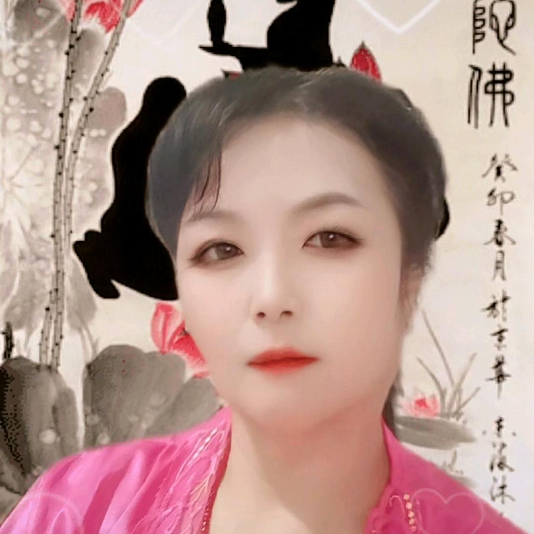 龙凰吉祥，空中有彩云