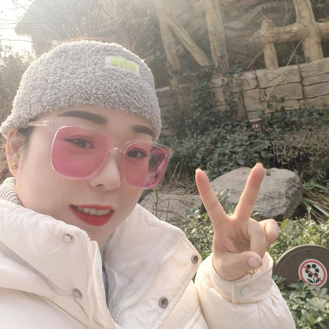 火冒三张女士