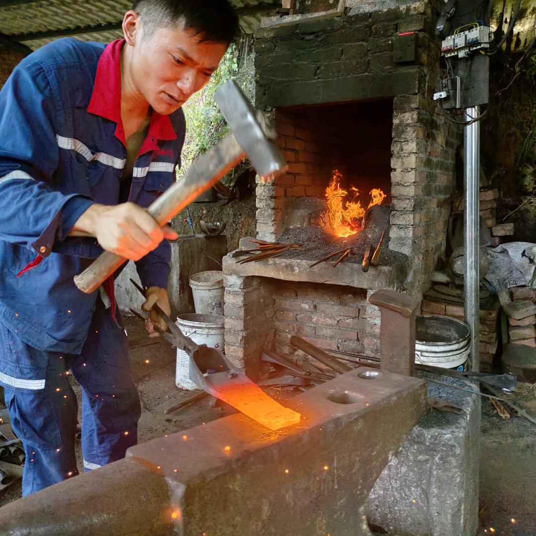 青年白路垭铁器加工店