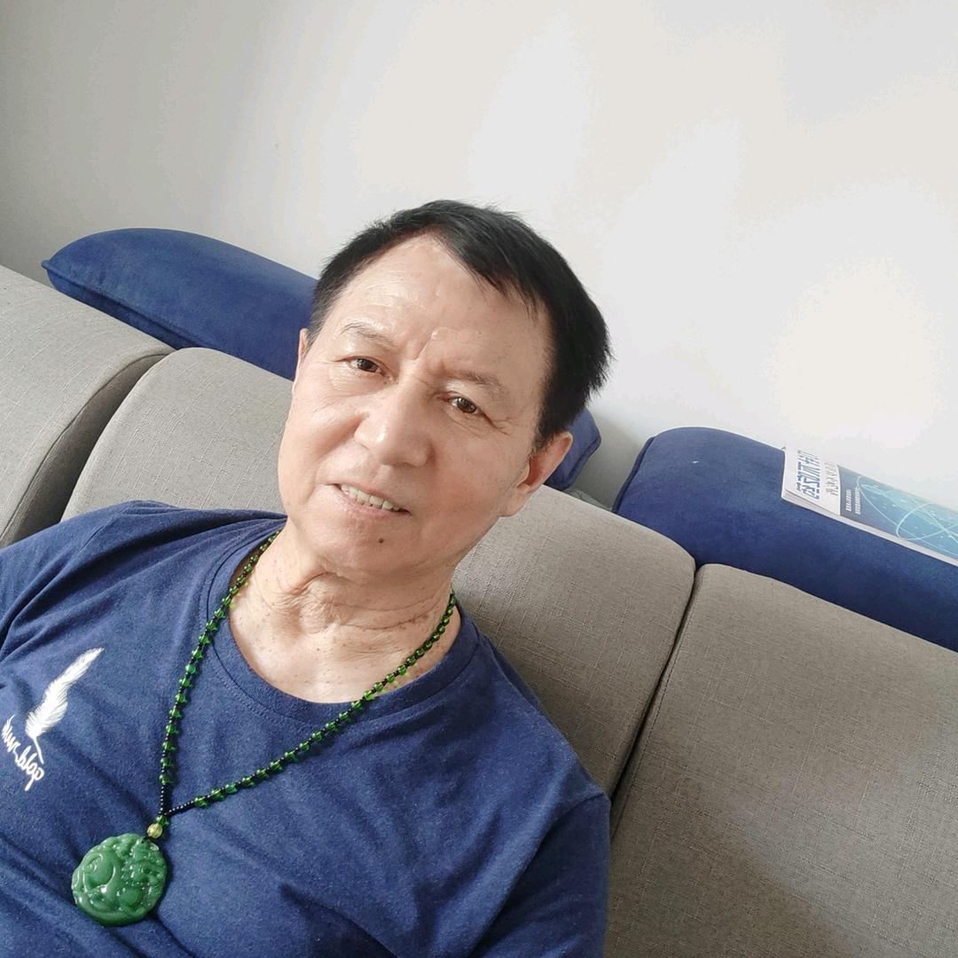 潇潇客影视头像