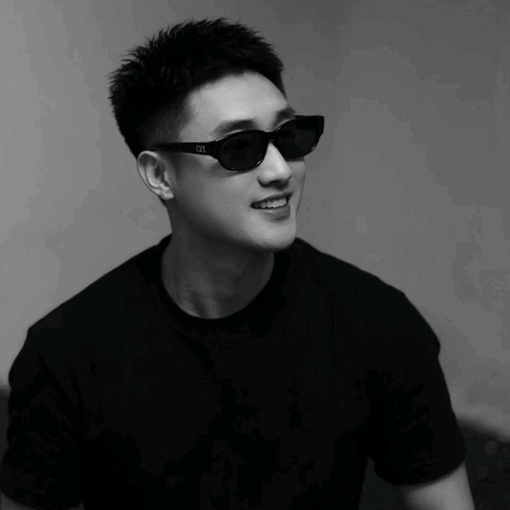 玩车车滴-小李（招销售）