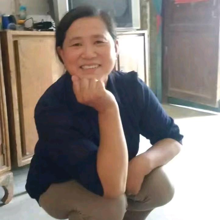 三个宝宝奶奶。